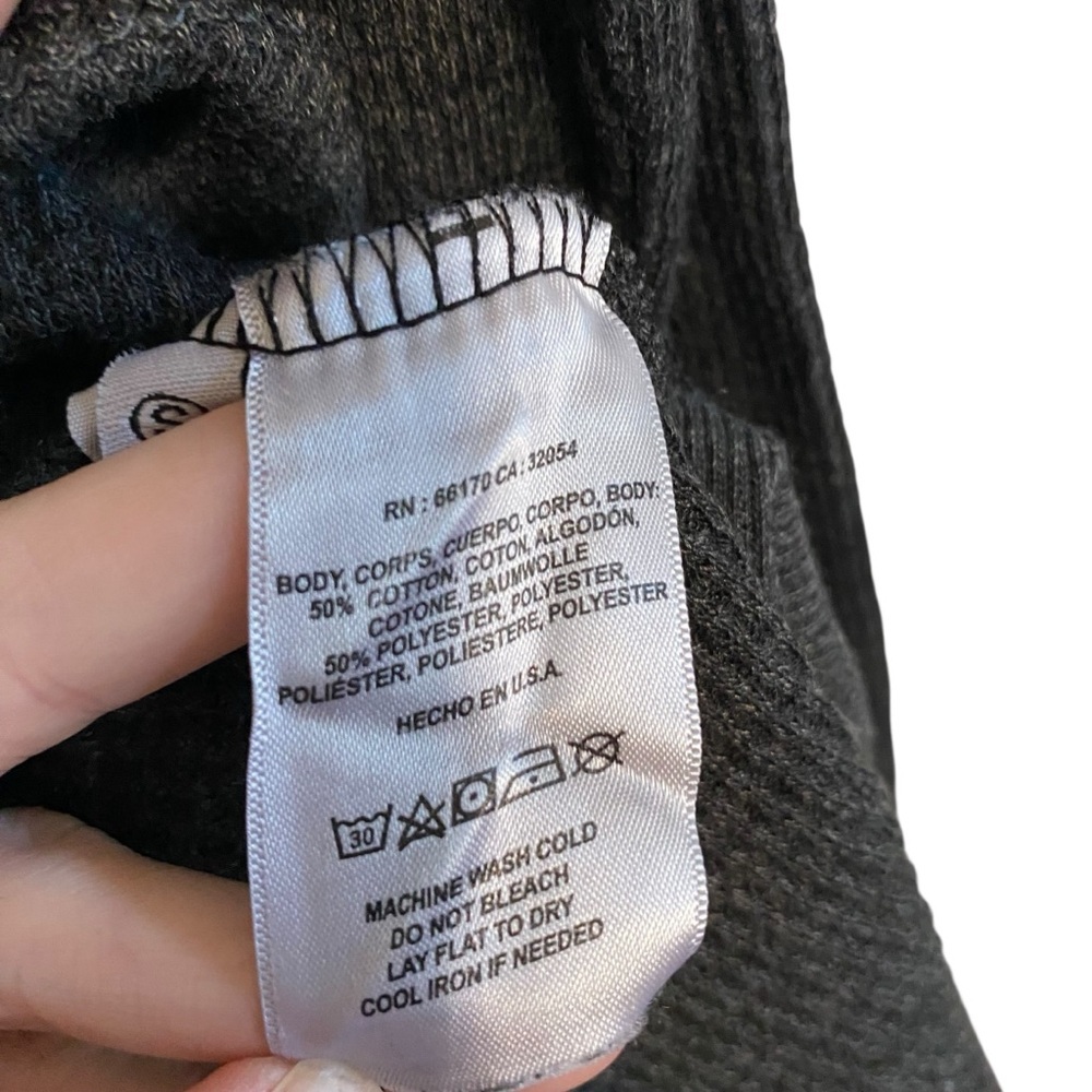 t.la Anthropologie Charcoal Gray V Neck Thermal Long Sleeve Tee Size Small - Picture 7 of 7